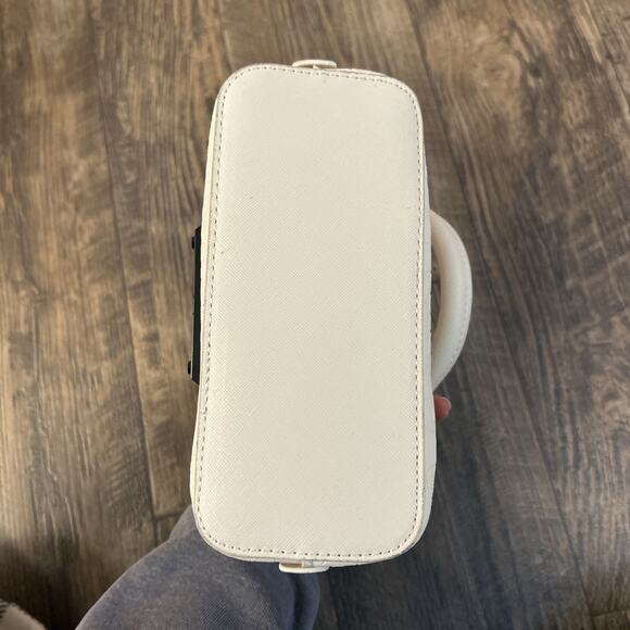 Betsy Johnson Embossed Skull Purse Ivory Mini Crossbody Bag Handbag Bow - Picture 7 of 9